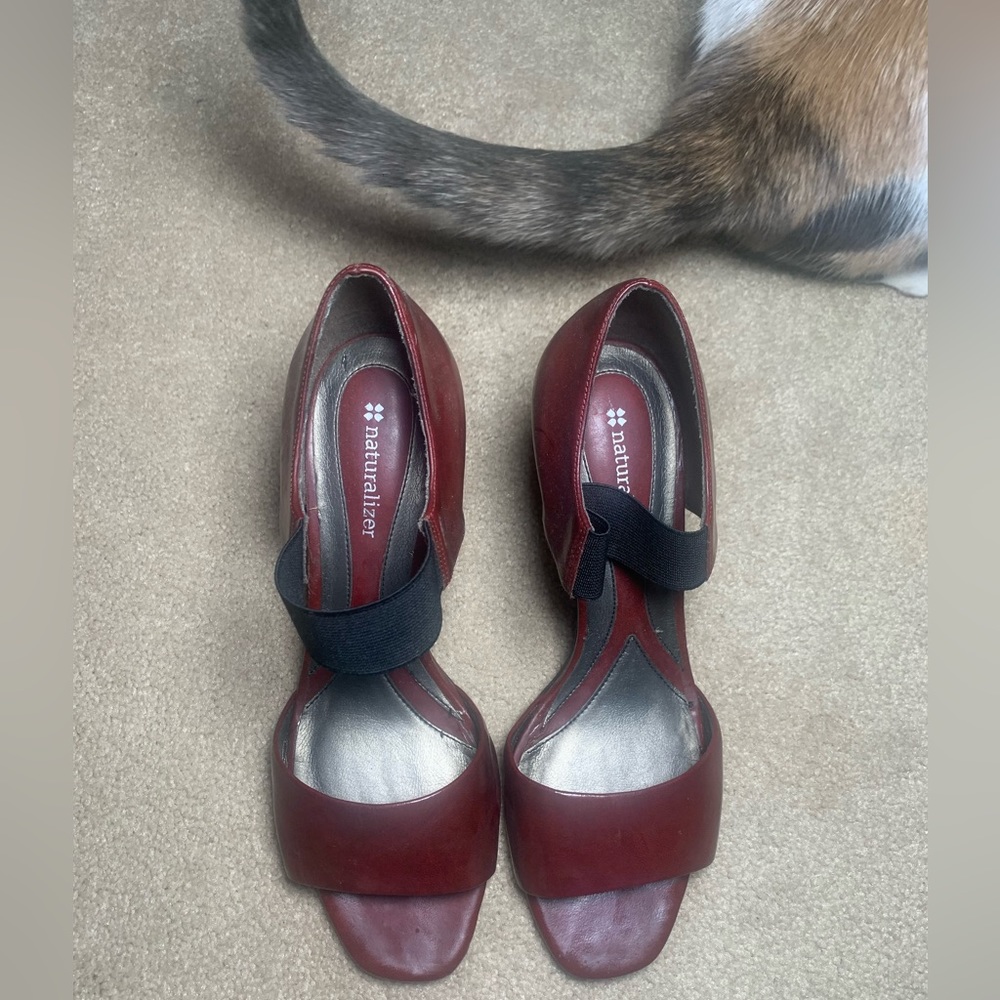 Naturalizer pumps